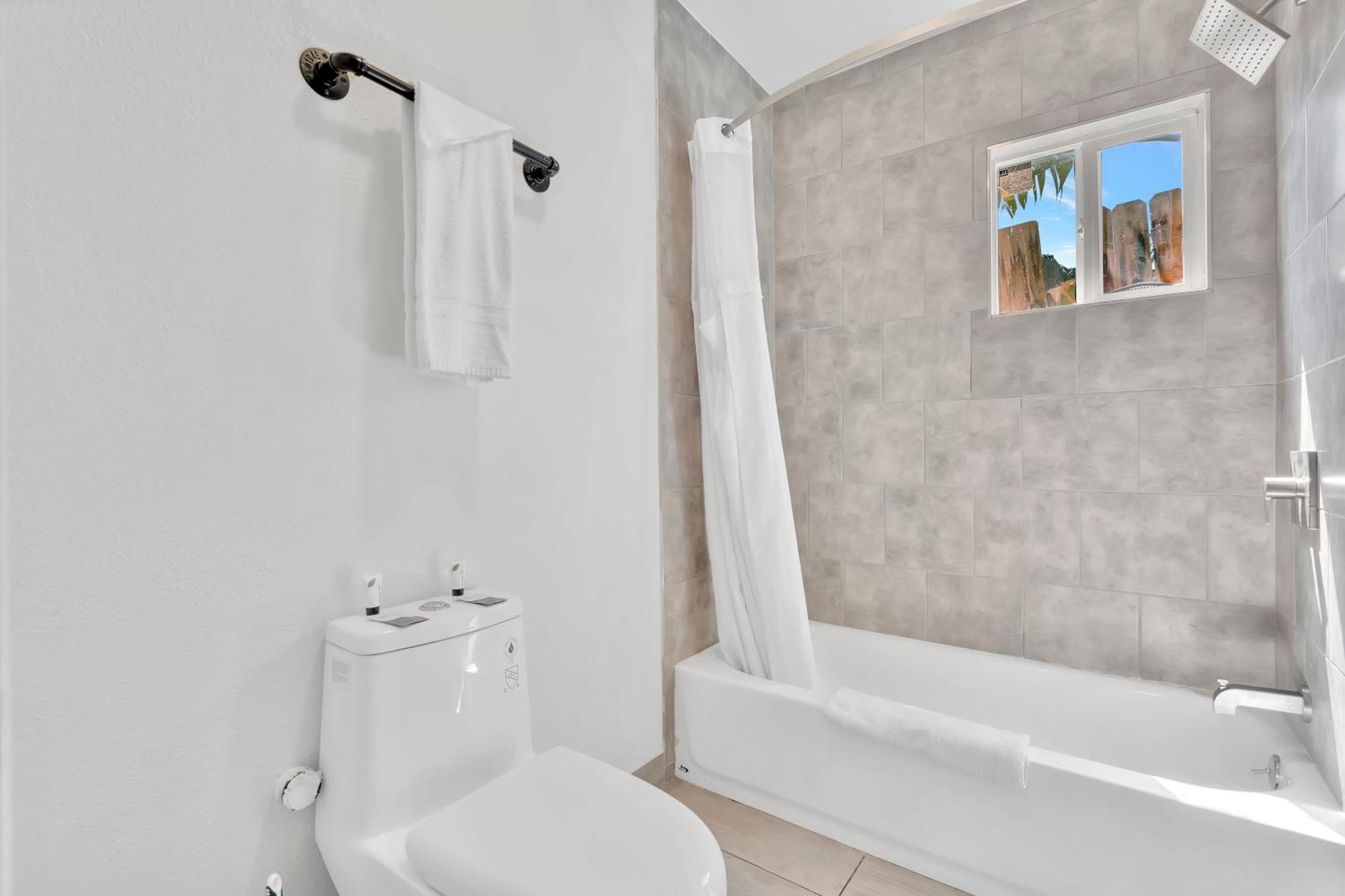 Tradewinds Motel Lakewood Ngoại thất bức ảnh