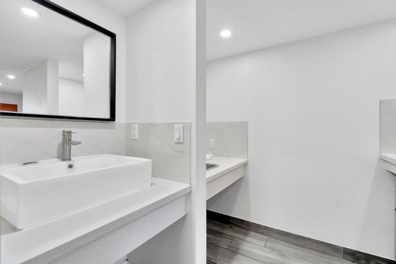 Tradewinds Motel Lakewood Ngoại thất bức ảnh