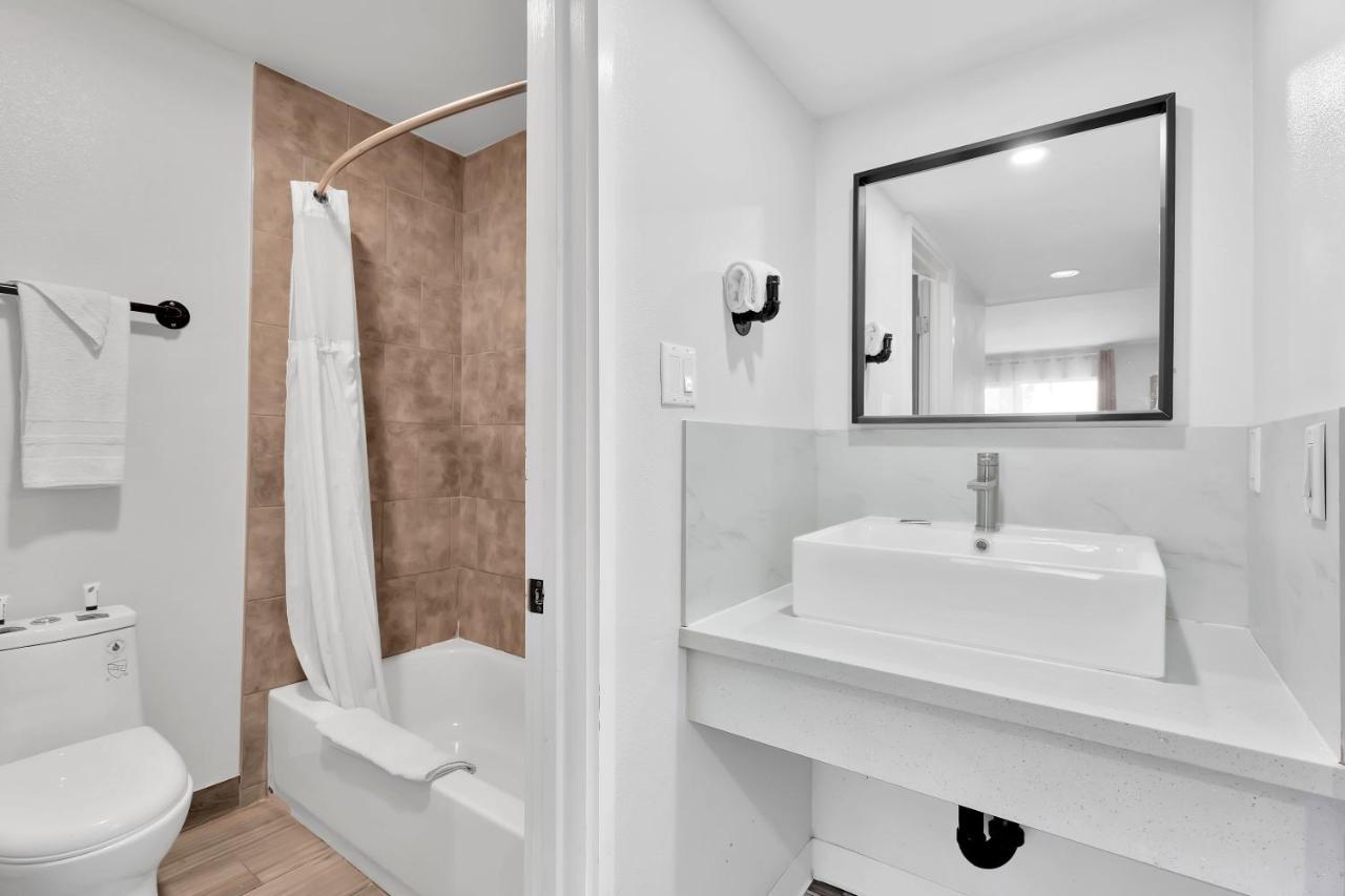 Tradewinds Motel Lakewood Ngoại thất bức ảnh